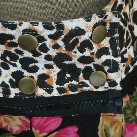 floral reversible adjustable skirt with small bag - Picture 5 of 12